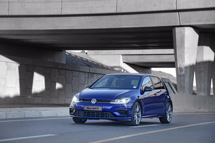  Volkswagen Golf R 5-Door 2017 года  (ZA) (фото 6 из 8)